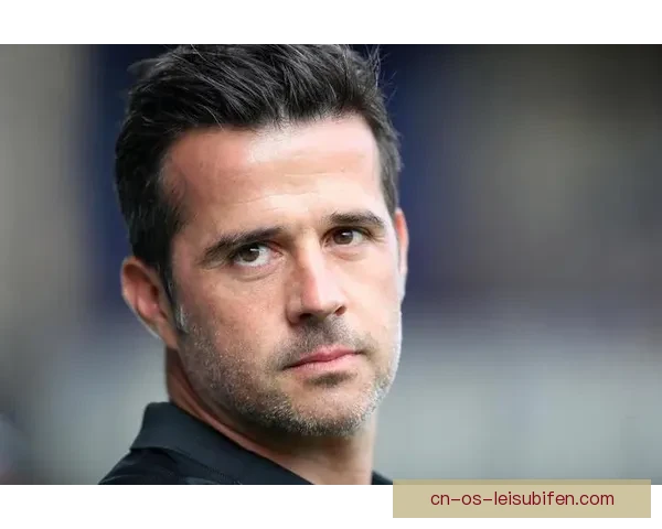 巴萨正式宣布米纳加盟 引发球迷热议新赛季防线升级